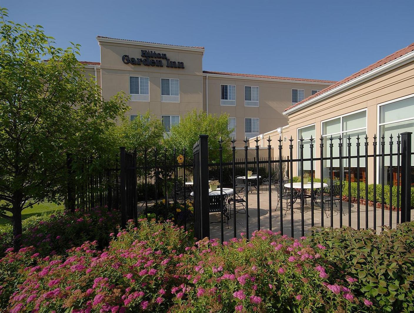 Hilton Garden Inn Wichita Exterior photo